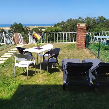 Con Jardin Privado Cerca Playa Usil - Mogro Apartment *