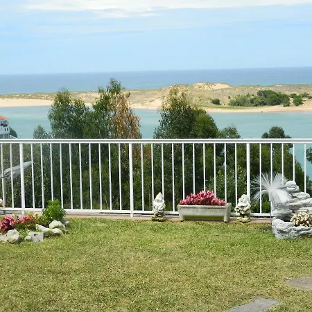 Con Jardin Privado Cerca Playa Usil - Mogro Apartment *
