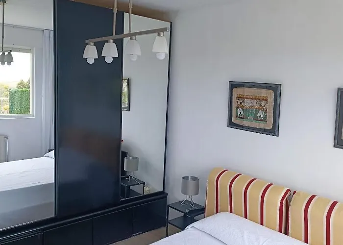 Con Jardin Privado Cerca Playa Usil - Mogro Apartmán